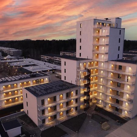 Continental Apartment Hotel Соллентуна Экстерьер фото